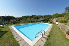 Toscana - Ferienhaus Nr. 1048 mit sehr grossem Pool, Pooltreppe und (Garten 2900m2) nähe Lucca in idyllischer Lage für 1 - 9 Personen