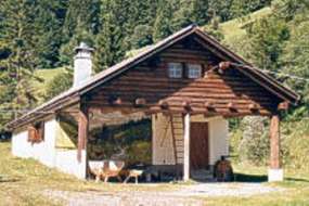 Alpblockhaus nähe See für Naturliebhaber über dem Klöntalersee 1200 m ü. M. für 1 - 10 Personen (Nr. 316 - Alphaus Glarnerland)