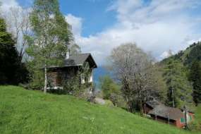 Holz-Ferienhaus über dem Walensee mit toller See- und Bergsicht mitten in den Wiesen in idyllischer Lage 1020m ü M. für 1 - 6 Personen (Nr. 319 - Ferienhaus über dem Walensee - Ostschweiz)