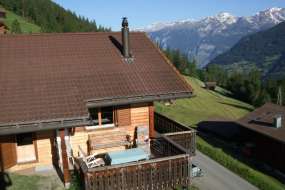 Grosses Ferienhaus in toller Aussichtslage im Schanfiggertal vor Churwalden/Lenzerheide 1300 m ü. M. für 1 - 12 Personen (Nr. 035 - Ferienhaus Graubünden)