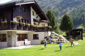 Komfort-Ferienhaus im Saastal mit 2 Ferienwohnungen in sehr schöner Lage (Nr. 184A + 184B) 1550 m ü. M. für 1 - 12 Personen (Nr. 184A - Ferienhaus Wallis)