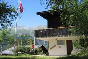 Ferienhaus mit 2 Ferienwohnungen (Nr. 134B + 134A) bei Bellwald am Südhang in toller Lage 1600 m ü. M. für 1 - 12 Personen (Nr. 134B - Ferienhaus Wallis)